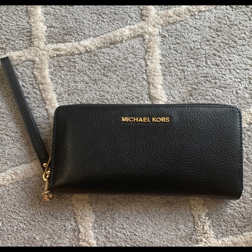 Michael Kors Jet Set Travel Continental Wallet